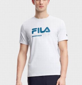 Fila 斐乐官方男子圆领短袖T恤基础简约运动休闲上衣！ 面料采用双纱纯棉面料，布面平整手感柔软，上身舒适，品质细腻！ 定位裁剪，上身效果非常Yyds。 时尚休