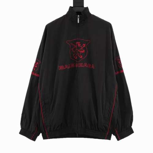 Balenciaga 巴黎世家 新品城市系列Lion Club冲锋衣外套 科技府绸面料 正面和侧边红色Lion Club艺术作品刺绣 双拉链头 水洗褪色效果 宽