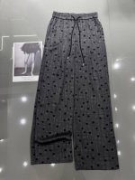 miumiu- 新款复古渐变波点阔腿裤 冰丝面料 垂坠质感超好 柔软舒适 经典元素 时尚气质 单色 Smlxl