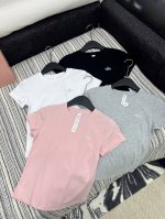 爆款现货 原单品质 Ali*｜25新品高弹力短袖T恤 精致版型上身巨显瘦！ 精致烫印工艺 低调奢华！ 时髦精必备单品解锁所有穿搭！ 认准我家品质！时髦又高级 经