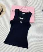 春夏新款 Loewe 经典胸前Logo百搭背心 四季都可以穿的款式，单穿外穿都吸睛，气质时髦又高级！版型上身巨显瘦！名媛少女优雅又高级！ 配置了修身的版型打造，