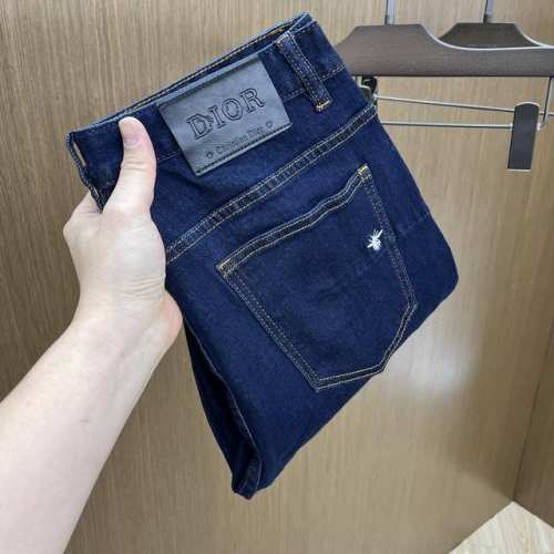 新款 Cd 2540春夏新款男士休闲牛仔裤，顶级品质！渠道订单，官网同步出售！！原厂订制牛仔全棉材质！适合休闲 正装各种搭配～日常通勤的极品！！Bok尺码:30