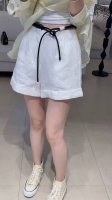 强烈推荐必入款 100%纯亚麻短裤 舒适皮质腰带休闲裤 简约的款式增添高品细节 点綴双古铜四边形环 品质感拉满全亚麻具有胫骨的垂坠感 且带有柔软的质感 布面生动