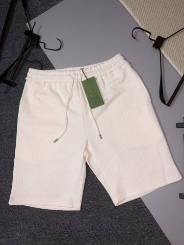 古驰 Gucci 2025新款 男女日常通勤 穿搭必备 织带拼接 全身满印提花字母Logo 休闲短裤 定制380克毛圈面料 红绿织带拼接 腰标吊牌洗水唛三标齐全