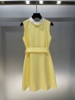 独家首发原单品质 Curi*L 25 新款赫本风撞色领无袖连衣裙！A字版型超级显气质 高级复古千金大小姐范 细节满满 任何场合轻松驾驭 Sml 粉色 黄色 黑色