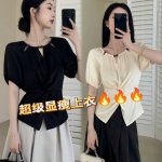 高级设计感 醋酸压皱缎面料高端丝滑凉爽 腰前扭结小众设计超级显瘦 百搭气质上衣 适用于通勤聚会各种场合穿搭 必补单爆款 黑 杏双色四码 S M L Xl