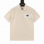 prada 普拉达 胸前三角标双杠短袖polo衫 选用棉质珠地网眼布，衣领为双系统提花定织扁机制成，有弹性，不变形，衣服全部原生布捆边，前胸双层面筒，无明线，无