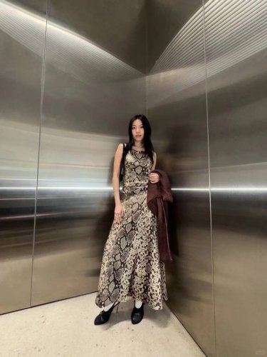 acne 2025新款连衣裙 蟒蛇纹印花吊带绑绳设计 修饰身材 性感女儿味十足 Sml