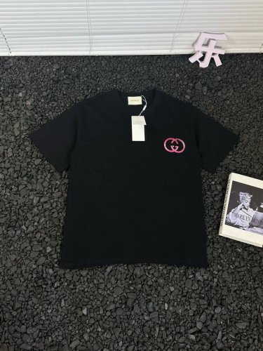 古驰 Gucci 24Ss夏款彩色字母涂鸦印花短袖T恤情侣款 - 热度款Tee 潮男潮女必备单品 可随意穿搭 对色对位直喷工艺 图案呈现出来立体感效果非常棒 区