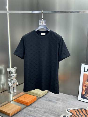 Gucci 2025春夏新款首发专柜最新款短袖圆领T恤 高端订制 设计前卫时尚！品牌Logo重工艺设计 高端定制230克面料.手感柔软.穿着舒适.专柜级别精致车