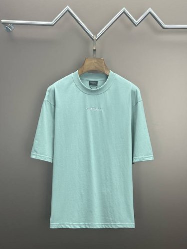 高端品质 巴黎世家Balenciaga 原版高克重纱纯棉面料 绣花 手感滑爽 L极度舒适体验 十足的高级感 都保持奢华高贵的特有的视觉质感. 颜色 草绿色 码数