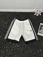 阿迪达斯Adidas经典三叶草刺绣Logo新款25Ss纯色时尚百搭户外运动吸汗透气短裤休闲裤 想要一键解锁复古与潮流兼具的穿搭？阿迪达斯2025春夏新款三叶草刺