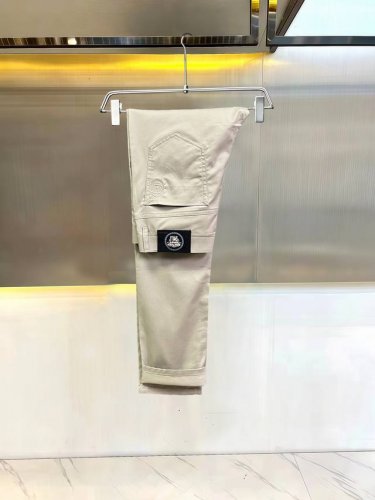 范思哲 2025官网高端新品原单少数帅爆休闲裤，百分百原单 百搭神器！今年最新流行的风格设计款式，剪裁设计挺拔有型！低调不失奢华 超有Feel上身精致跃然，简单