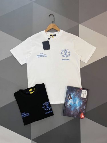 盒装短袖 2025Ss春夏Lvdreamin Man联名短袖T，码数Xs-L 略同于平常M-2Xl ，男女同款，宽松版型，可参考文末尺码表，不用刻意加号。 Lv