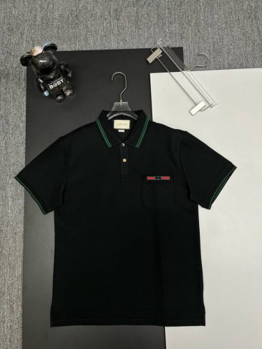 GuccⅠ 古驰 口袋刺绣新款polo衫 原版面料 原版订制辅料 官方同款 采用210克纯棉珠地面料，定制 同缸染面料 手感非常舒服爽滑 版型挺阔有型 一线品牌