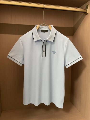 Prad 2025春夏 官网同步 熟男 轻熟男 最爱款式 经典大气百搭商务休闲Polo领T恤 采用进口双丝光珠地棉面料 舒适透气 质感细腻 超柔软亲肤触感！翻领