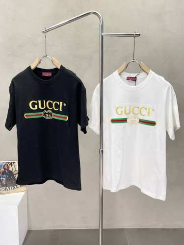 Gucci古驰独家专供新款原单男士休闲短袖 高端定制 高端版本 时尚百搭爆款进口面料 手感超柔软细腻 穿着亲肤舒适 高端精品 代工厂p精细做工 上身非常赞 男士
