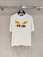 芬迪高定面料 250克纯棉 2025蛇年春夏专柜新品短袖时尚经典圆领短袖袖口下摆采用无痕设计 时尚单品设计，更加时尚舒适，高标准定制，上身非常有型，胸前品牌经典