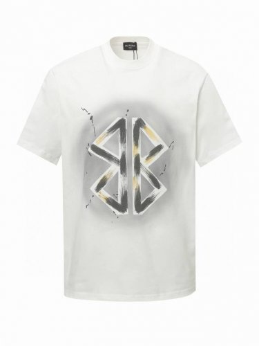 balenciaga 巴黎世家Logo印花短袖T恤 面料采用巴黎Zp定织定染全棉双纱克重260克布面干净布纹清晰 柔软舒适螺纹釆用定染无色差 水洗效果在通过不同