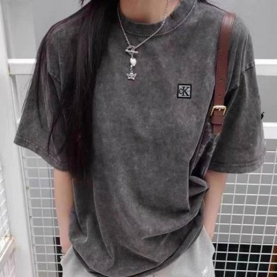 calvin Klein Ck Vintage 蜡染水洗做旧高街情侣款短袖 重磅双纱纯棉 表面蚀毛处理 面料本身颜色为活性黑 多次重工成衣石磨蜡染水洗后 自然褪