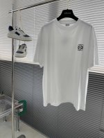 loew 25Ss新款T恤衫，胸前独家Loewe绣花工艺 ，重磅面料 ，三标齐全 面料匀均细致柔软 ，穿着舒度适高，轻松打造夏日潮酷感 ，男女同款，强烈推荐！
