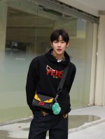 新款上新！180 高品质重磅款！ 芬迪 Fendi春季新款小恶魔侣款重磅连帽卫衣！宽松版型！ 张若昀 许凯等众明星同款！ 定制400克高端活性黑重磅双面面料！重
