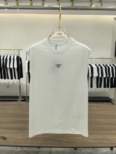 新品 prada 男士时装款圆领背心，贸易公司洋行货，高级限定款，25年春夏新品，明星级人气单品！ 客供埃及进口顶级面料，甄选尼罗河区域光照极好的上等棉花原料，