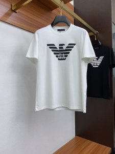 P200 阿玛尼 2025春夏新款首发专柜最新款短袖圆领T恤 高端订制 设计前卫时尚！品牌Logo重工艺设计 高端定制丝光棉面料.手感柔软.穿着舒适.专柜级别精