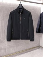 p380 Lv 官网同款，提前发售！2025Ss开秋新款男士夹克外套，原单三标齐全高端版本！带隐藏帽，专柜定制面料 透气舒适度高，细节无可挑剔，品牌元素设计理念