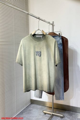 L623 Aw亚历山大 顶级货品 2025春夏新款首发最新款短袖圆领T恤 微阔版型 高端订制 设计前卫时尚！品牌Logo重工艺设计 高端定制260克面料.手感柔