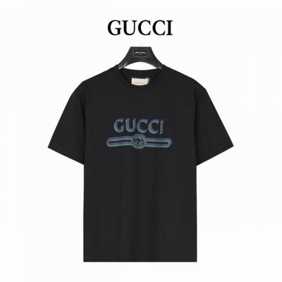 gucci 古驰 幻彩重影Logo印花短袖T恤 26支双纱面料克重260克纯棉重磅营造的 纺织密度高 垂感佳 不易变形 厚织感加上紧密纺纱工艺 不会影响Tee的