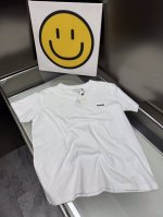 50Ss夏季新款蔻驰Coach 官网款重工硅胶男女同款情侣款短袖T恤 旗舰店官方在售大几千 非常简单的一款T恤 上身简约大气 必入款 整件T恤的图案布局非常简单