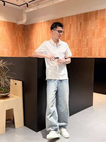 l牌*修身版型M-Xxxl 顶级黑白双色立体暗纹提花Polo翻领短袖，潮流简约款细致工艺专柜面料，经典元素融合打造，经典短袖3标齐全，潮男时尚，无论是上身舒适度