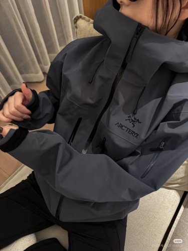 Alpha Sv七代 烟灰色上身图参考