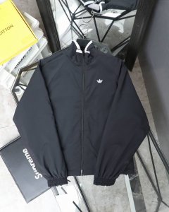 Adidas Originals Adilenium Season 3 Zip 宽松舒适长袖夹克 裤子 套装。男女同款 三叶草系列果然让人不失望 这套感觉又是巴