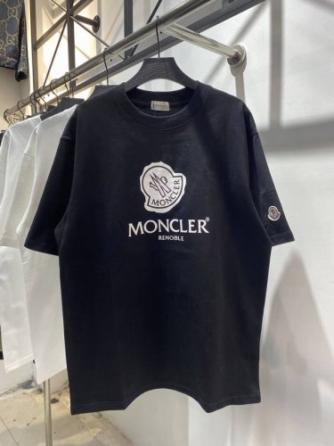 款号：Zmr18# 蒙口 Moncler简约字母小标印花短袖T恤 正儿八经270克纯棉双砂面料 所有面料均已提前做过缩水 品质第一 所见即所得 不会洗一次版型就