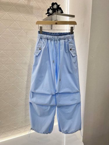 17682# miumi*新品 格子拼接抽绳工装长裤 定制Yb斜纹全棉材质 质感柔软亲肤 垂感更强 品相高级 高腰直筒阔腿长裤 腰间折边拼接浅蓝白格纹 增加层次