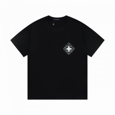 Lv 上新 驴家新款T上货 Lv标志印花图案 后幅反标设计 1:1高品质 百分百纯棉洗水处理 布料精梳紧密赛络纺 不缩水不变形 更舒适柔软 高克重手感更好 三标