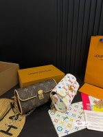配折叠盒飞机盒 Lv路易威登Mini老花小邮差 Pochette Metis East West Mini小邮差延续经典元素的同时又增添新的魅力,链条可拆卸的设
