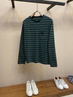 p280Miumiu 条纹撞色长袖 定制奢华60支双股高密条纹料，胸前口袋饰以品牌标志作点睛之笔，人体学立体裁剪。 砂轮打磨技术，处理衣物领口边缘的精细工艺，通
