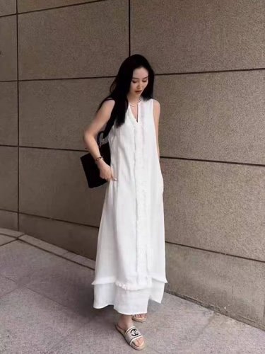 爆款推荐，重磅 100%亚麻 法式轻奢高级感流苏V领白色背心连衣裙女新款小众绝美裙子Smlxl