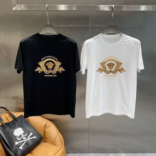 范家 范思哲T恤经典又百搭，胸前金色的美杜莎头像搭配华丽的花纹装饰， 面料柔软亲肤，穿着舒适又透气。M-3Xl 隔天