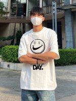 Nike Air- 耐克 Havea Nice Day情侣短袖 商品参数 采用260克双砂面料 三针五线做工，领口包包边条 今年火爆的品牌 看到了就忍不住要自留