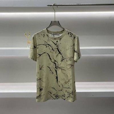 实拍 Dr 春夏新款高品质圆领T恤 采用棉面料质感柔软细腻 定制洗水麦辅料齐 版型宽松上身效果舒适好看 碼数 S-M-L
