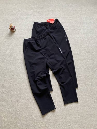 Helly Hansen 海丽汉森 春款梭织运动长裤！斜插拉链口袋设计后腿部反光条经典实用！ Hh口袋字母梭织面料耐磨 精致3D立体压胶Logo字母非常的具有立