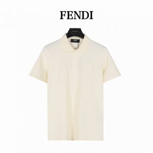 Fendi 芬迪 25Ss新款双F压纹短袖polo衫 原版品质欢迎对比。1:1经典复刻，合身版型polo 衫，选用专柜优质大网眼布珠地棉面料打造，跟市场上小网眼