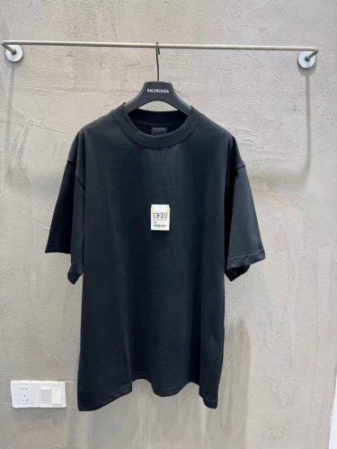 1250# 巴黎世家25Ssbalenciaga新款520便签纸限定款短袖T恤.300克面料 350克罗纹领口 宽松版型.男女同款 颜色 黑色.本白. 码数 1