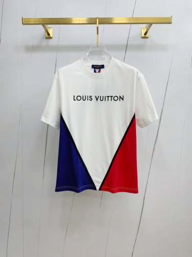 sslv纯棉最新面料经典标识图案Logo时尚简约潮流短袖，最顶级的品质专柜原单短袖，顶级制作工艺进口面料，专柜款独特设计，采用进口高端订制面料。官网在售！面料版