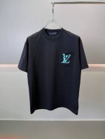 120 Lv 2025Ss春夏新款 绣花+印花圆领短袖T恤 高品质 手感柔软 定制面料 做工精细 男女同款 黑色 白色 S M L Xl Xxl