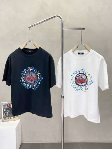 fendi芬迪独家专供新款原单男士休闲短袖 高端定制 高端版本 时尚百搭爆款进口面料 手感超柔软细腻 穿着亲肤舒适 高端精品 代工厂P精细做工 上身非常赞 男士